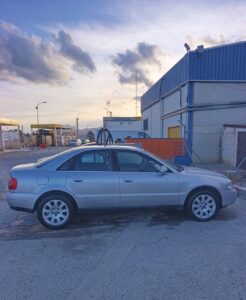 SE vende Audi A4 2.4 Gasolina, año 2000