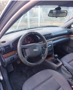 SE vende Audi A4 2.4 Gasolina, año 2000