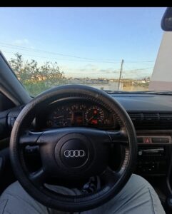 SE vende Audi A4 2.4 Gasolina, año 2000