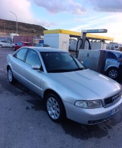 SE vende Audi A4 2.4 Gasolina, año 2000